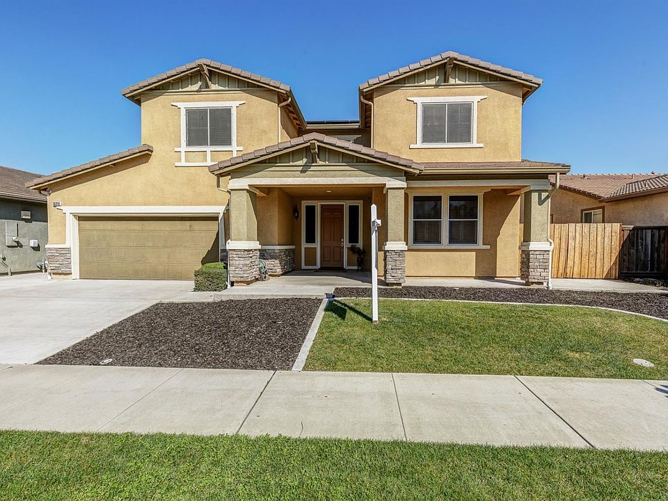1st image of 15916 Crescent Park Cir