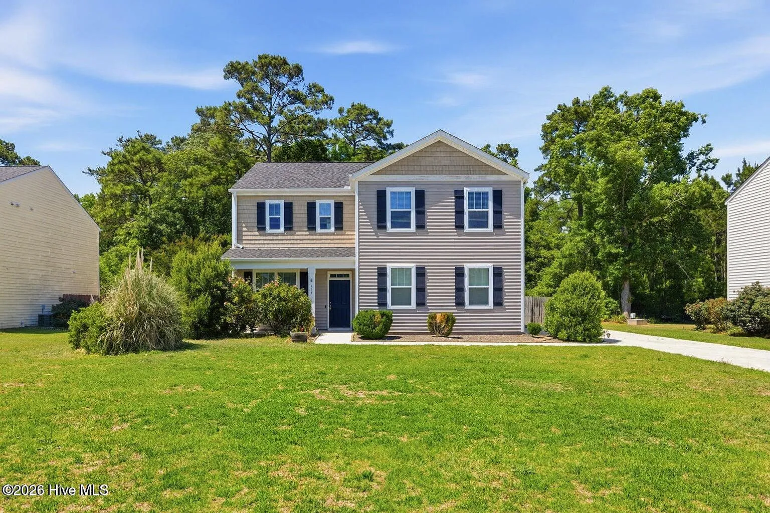 4 bed, 2.5 bath, 2420 sqft, $2,200 — Photo 1