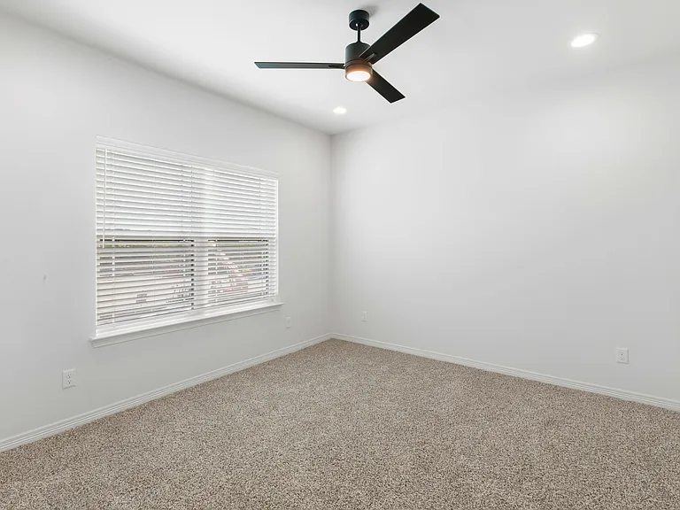 307 Sterling St #D — Photo 27