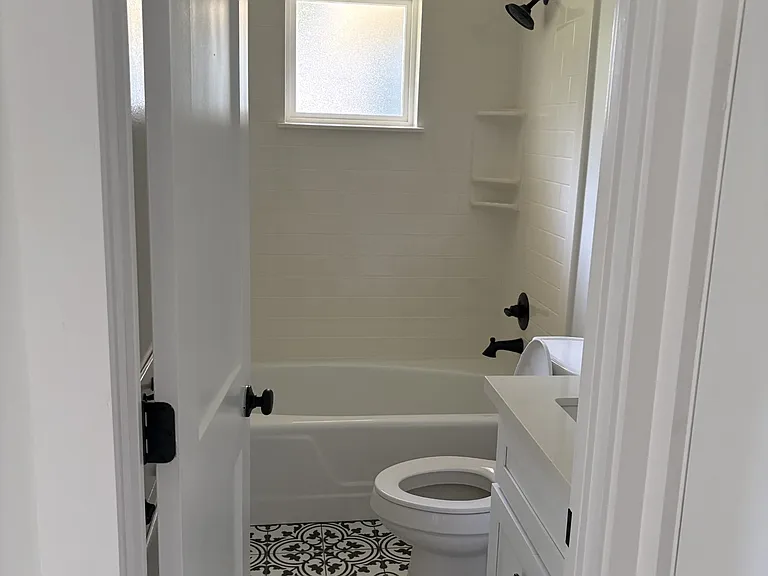 1004 Wilson Dr — Photo 13