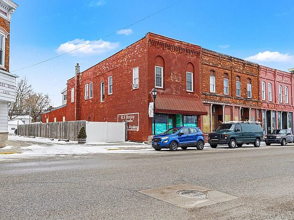 3rd image of 130 E Water St