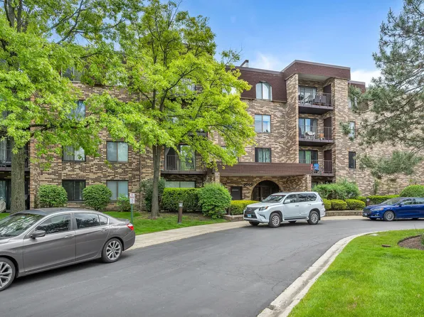 2005 Valencia Dr APT 207D, Northbrook, IL 60062