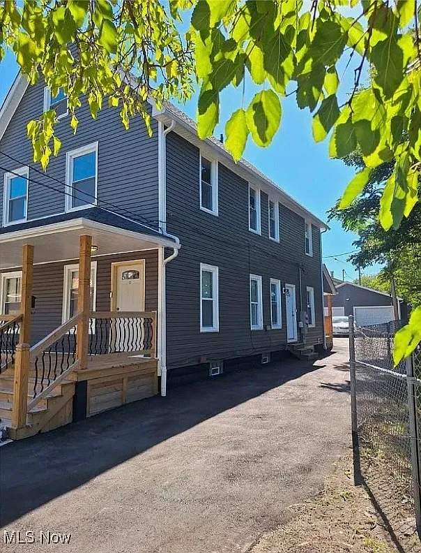 2 bed, 960 sqft, $1,650 — Photo 2