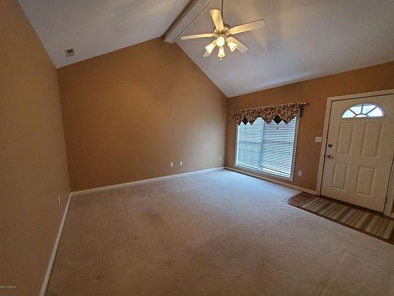5th image of 113 Gloria Dr