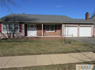 8 Woodrow Wilson Dr, Edison, NJ 08820