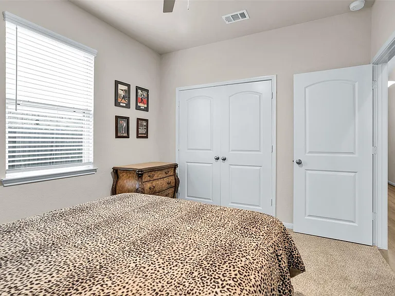 18806 Legend Oaks Dr — Photo 31