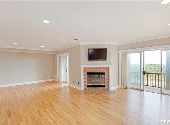 3rd image of 501 Fox Hill Dr