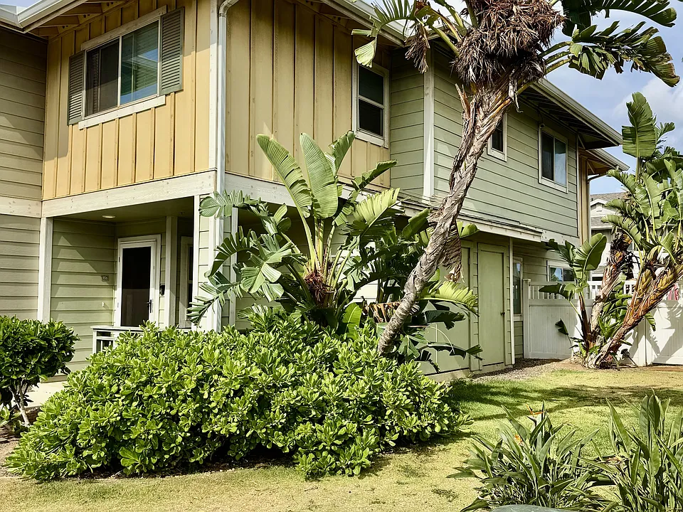 801 Kakala St #906