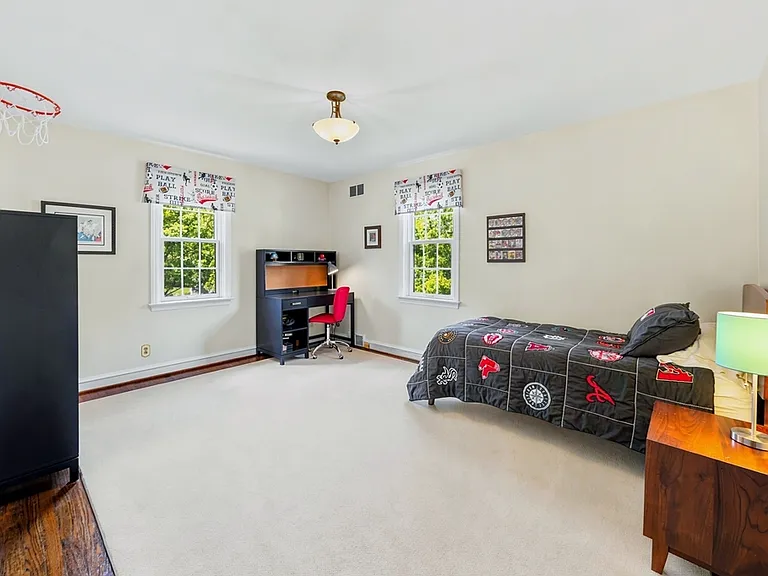 805 Princeton Rd — Photo 27
