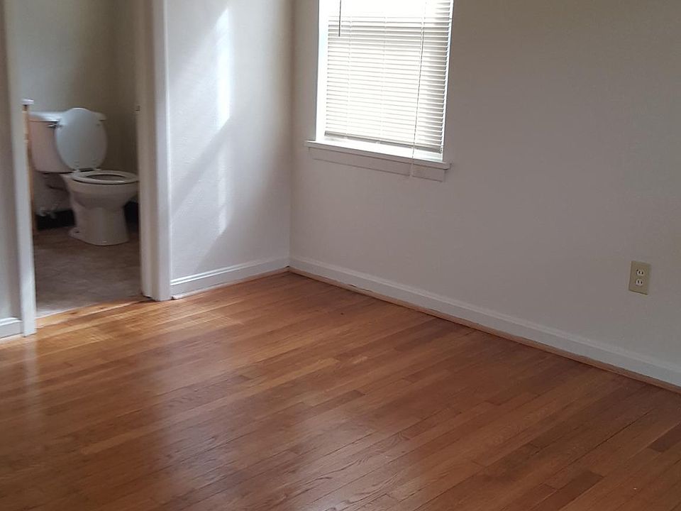 2nd image of 817 Harrington Ave APT 4