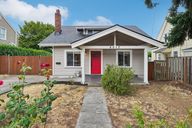 NE Milton St-S0708-001.jpg