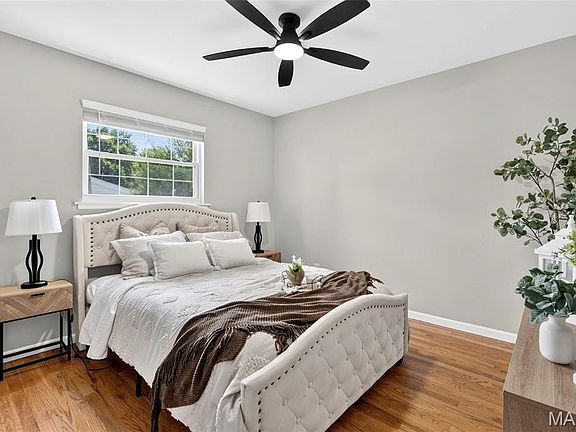 5th image of 807 Saint Bernard Dr