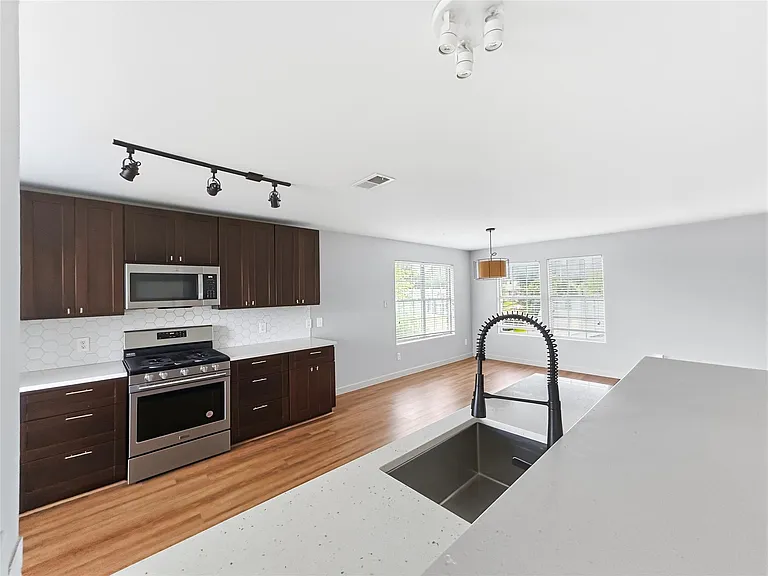 5700 Glen Meadow Dr #B — Photo 5
