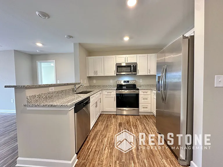 Westbrook Apartments — Photo 14