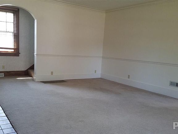 4th image of 2600 W Kenwood Ave