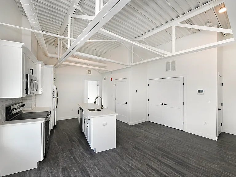 220 Broadway #3G — Photo 4
