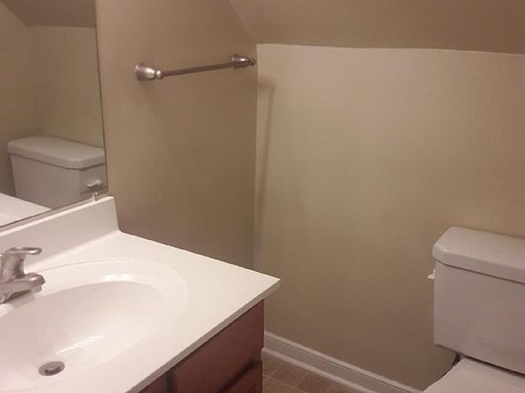 5th image of 302 S French Ct