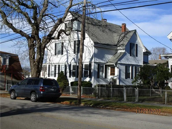 55 Bay View Ave #1, Bristol, RI 02809
