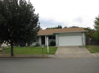 1176 Incline Dr, Ukiah, CA 95482