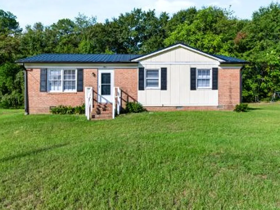 2414 Shawnee Dr