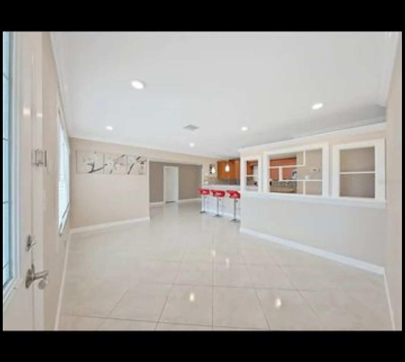 3 bed, 1374 sqft, $2,600 — Photo 2