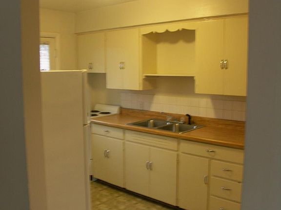 5th image of 510 Burnett Ave N