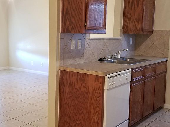 4th image of 1504 Golden Eagle Ct #A