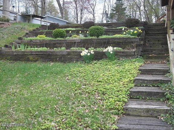 2nd image of 23692 Lake Dr