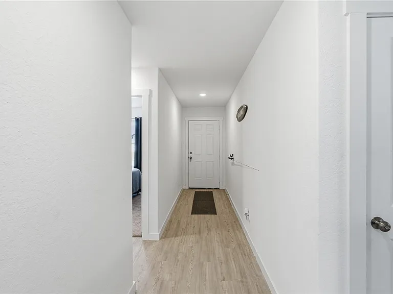 2706 Lannister Ln — Photo 5