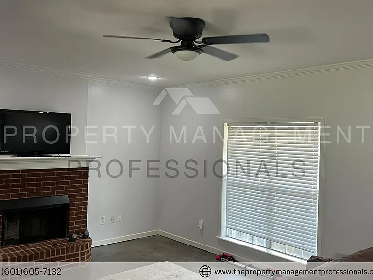 514 Oak Ridge Way — Photo 3