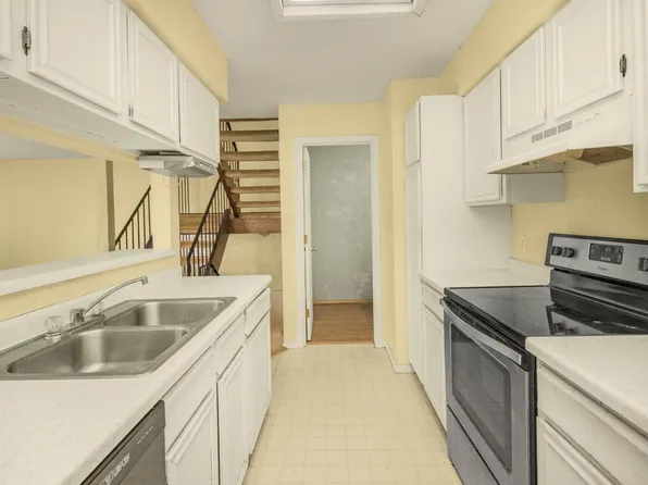 7336 Landau Dr, Bloomington, MN 55438