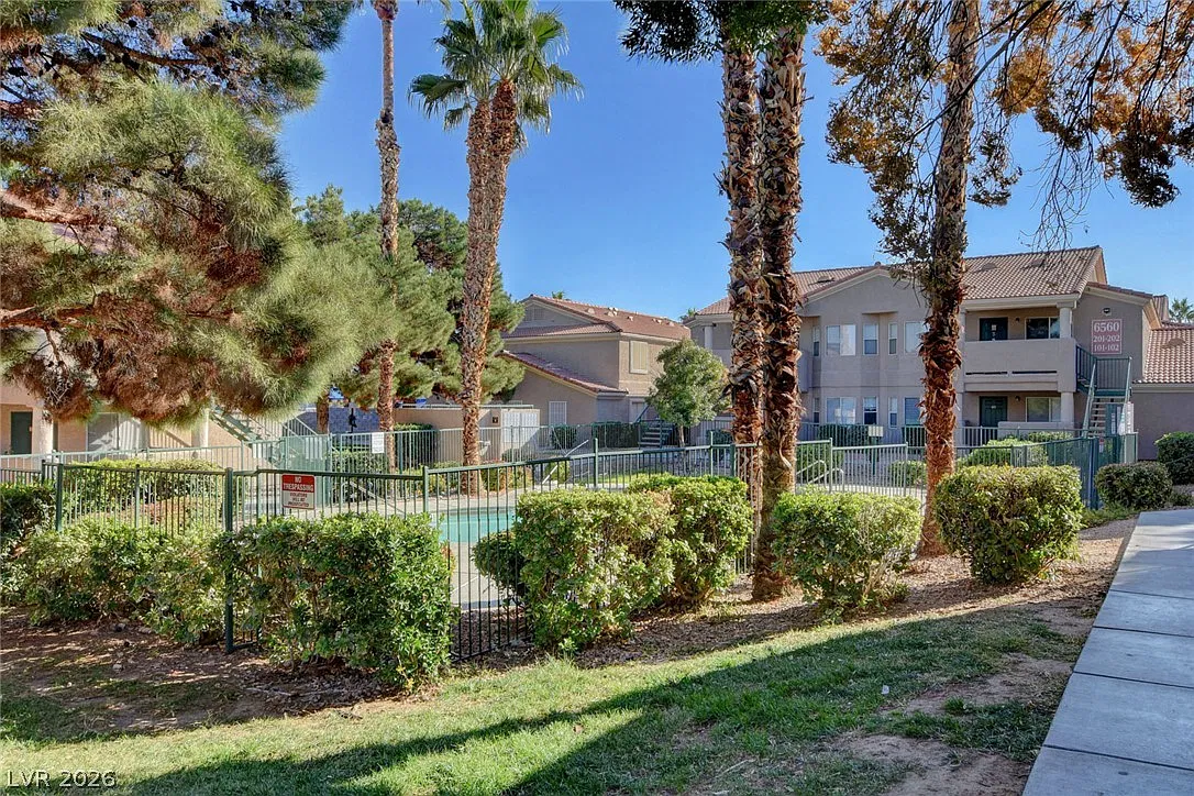 2 bed, 2.0 bath, 1190 sqft, $1,295 — Photo 4