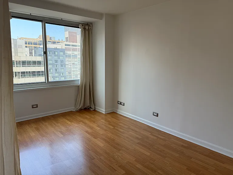 211 E Ohio St #2506 — Photo 3