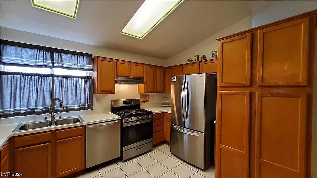 8024 Candlenut Ave — Photo 2