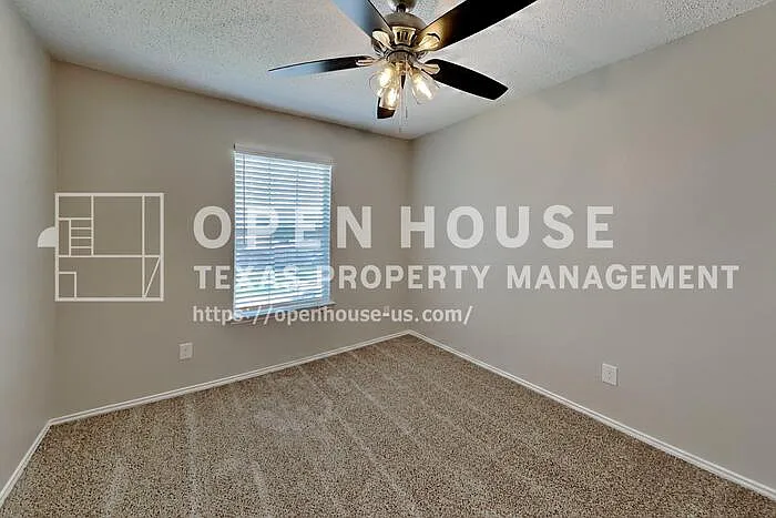 6703 Olivewood Dr — Photo 15