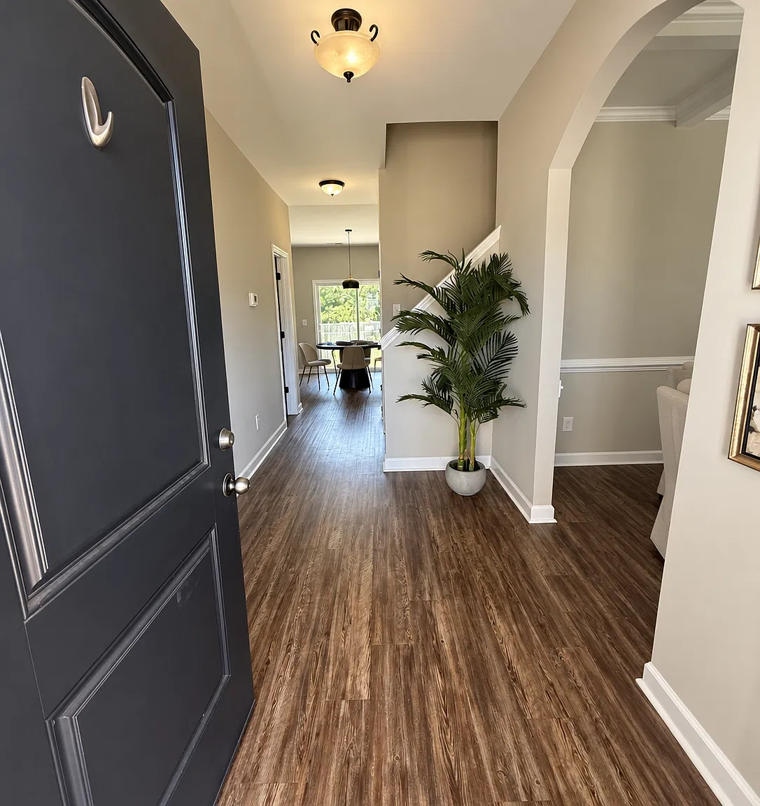 3 bed, 2.5 bath, 2203 sqft, $2,300 — Photo 2