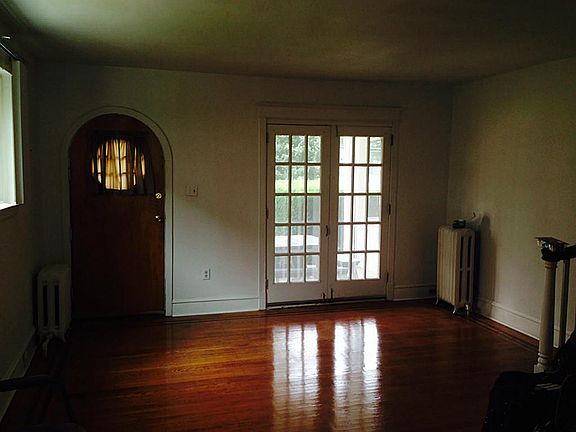 3rd image of 451 W Abbottsford Ave