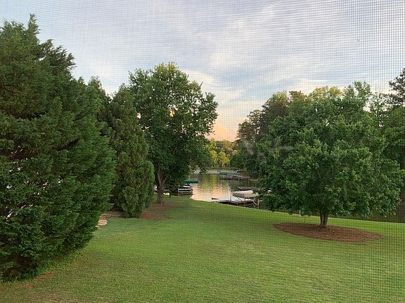 3rd image of 106 Thunder Rd