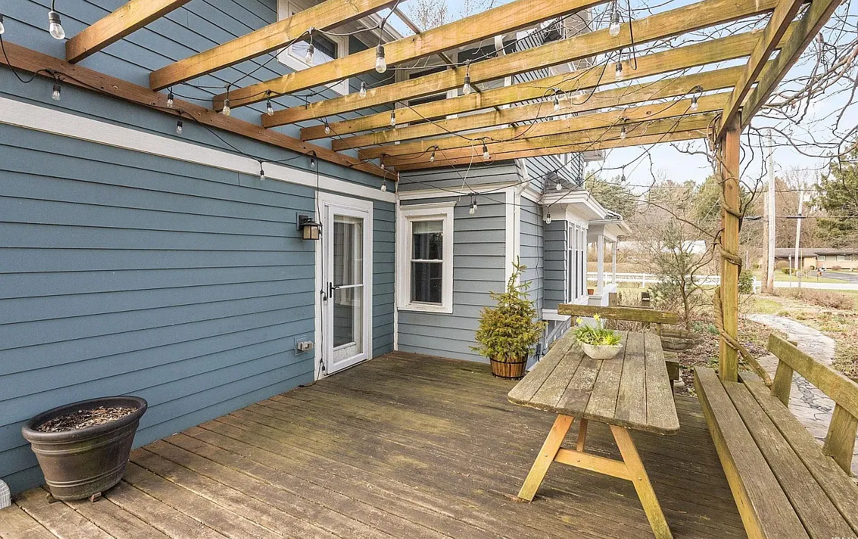 5 bed, 1975 sqft, $3,300 — Photo 4