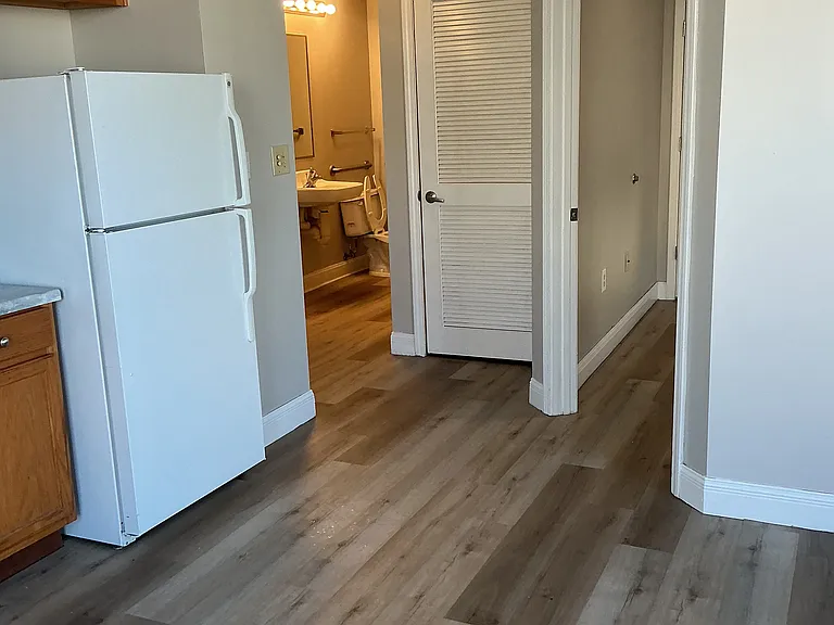 Drake Hotel Apartments — Photo 7