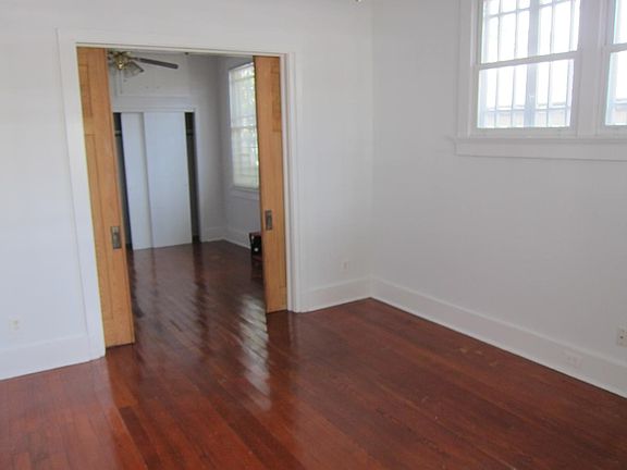 Liv. rm pocket doors to bdrm/den