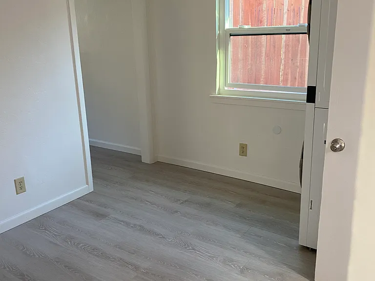 159 Craven St #C — Photo 11