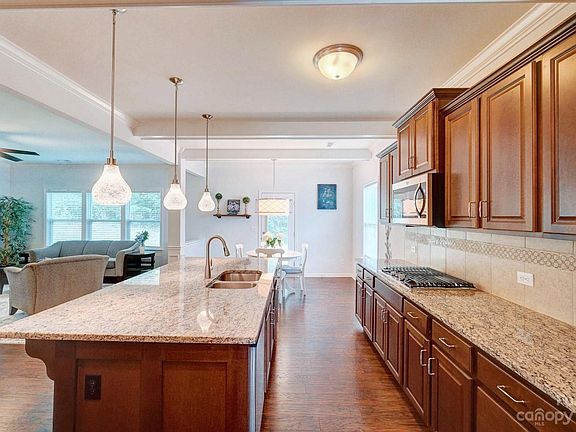 5th image of 355 Nantucket Way