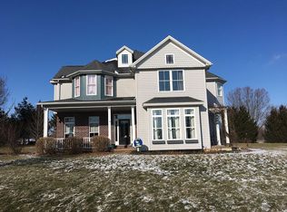 10060 Wolf Hill Rd, Bloomington, IL 61705