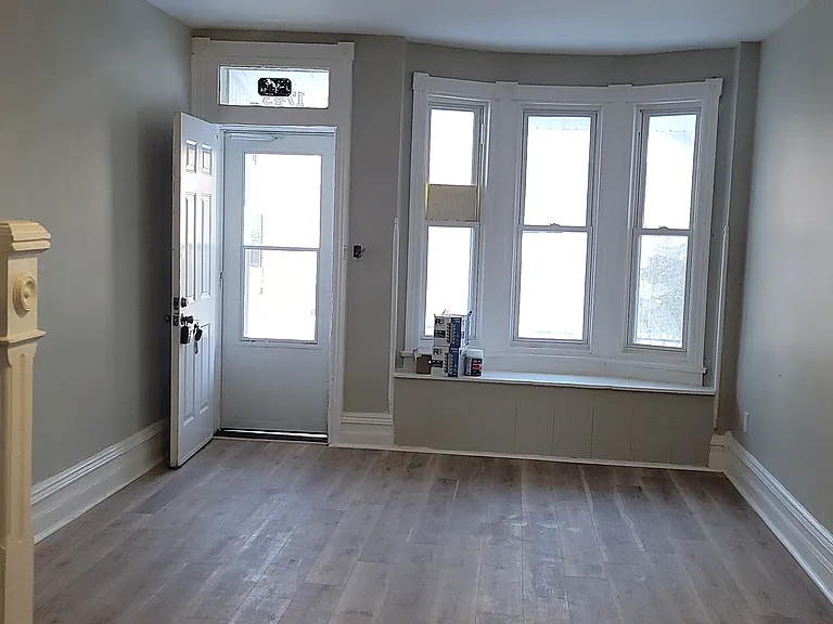 1743 Rose St — Photo 4