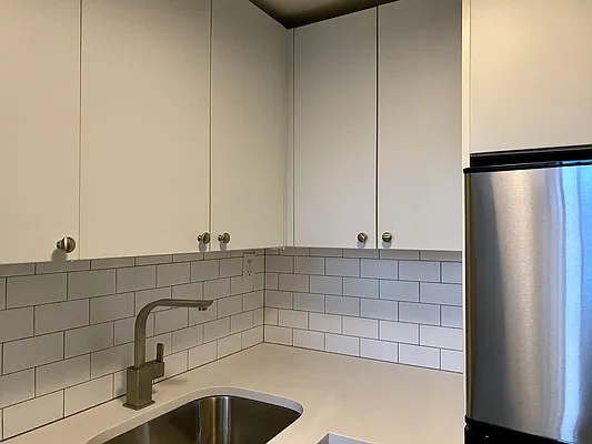 Rented by Mallory Management Corp | media 14