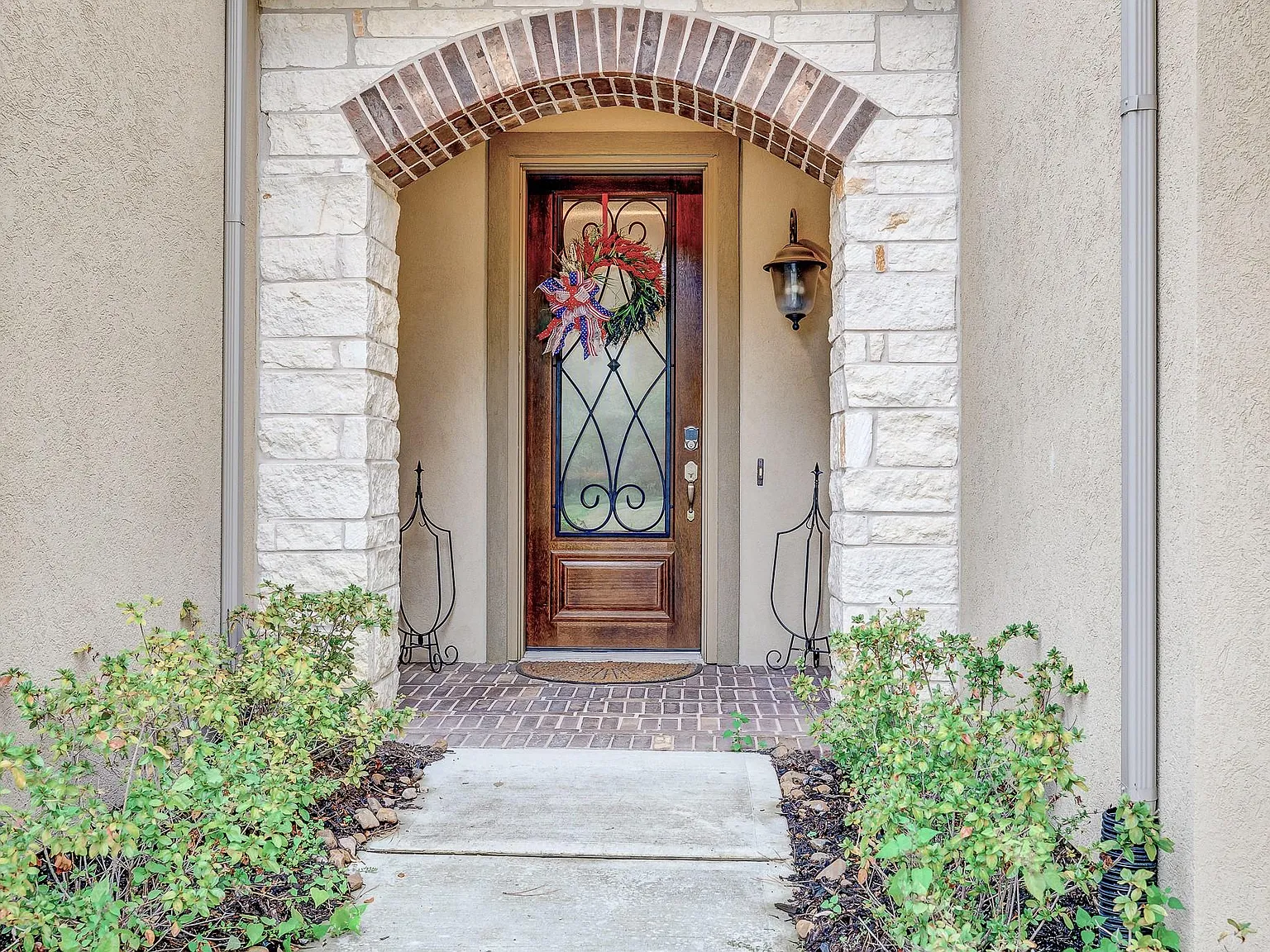 3 bed, 2.5 bath, 2153 sqft, $2,600 — Photo 3