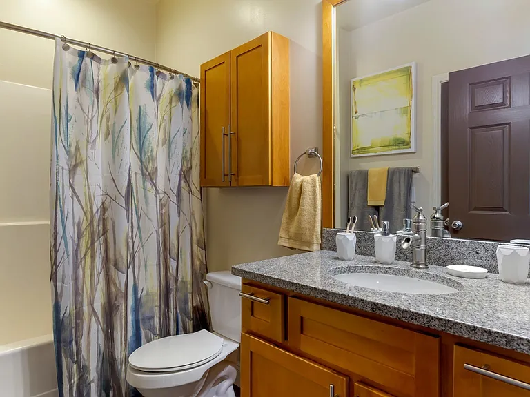 TheGardensatAnthonyHouse_Model_Bathroom_1