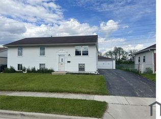 421 Macon Ave, Romeoville, IL 60446