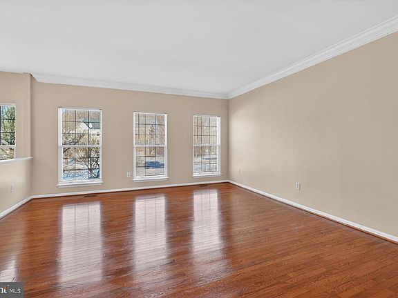 3rd image of 6635 Creek Point Way